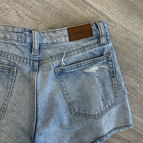 HIDDEN Distressed Denim Cutoff Shorts - Size Small - 100% Cotton - Picture 6 of 7